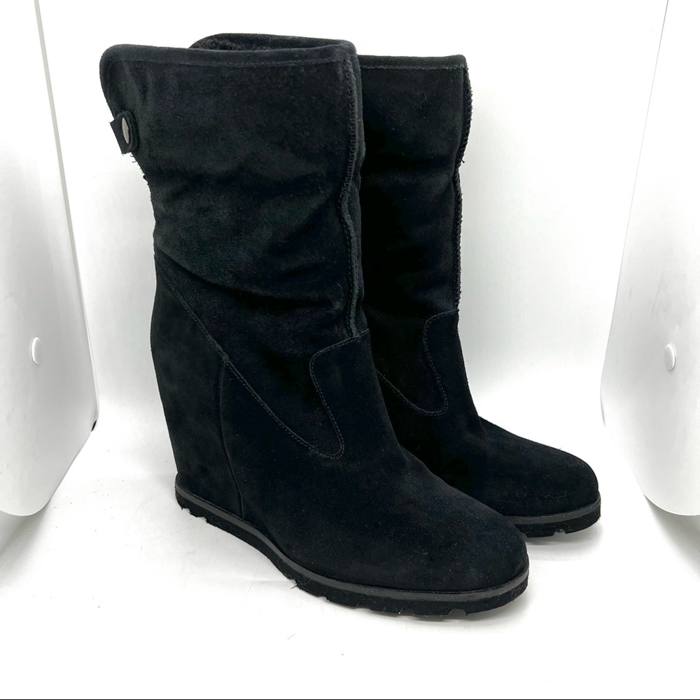 UGG Australia Women’s Kyra Black Suede Wedge Boots Sz 8 Lamb Fur Lined #1009318.